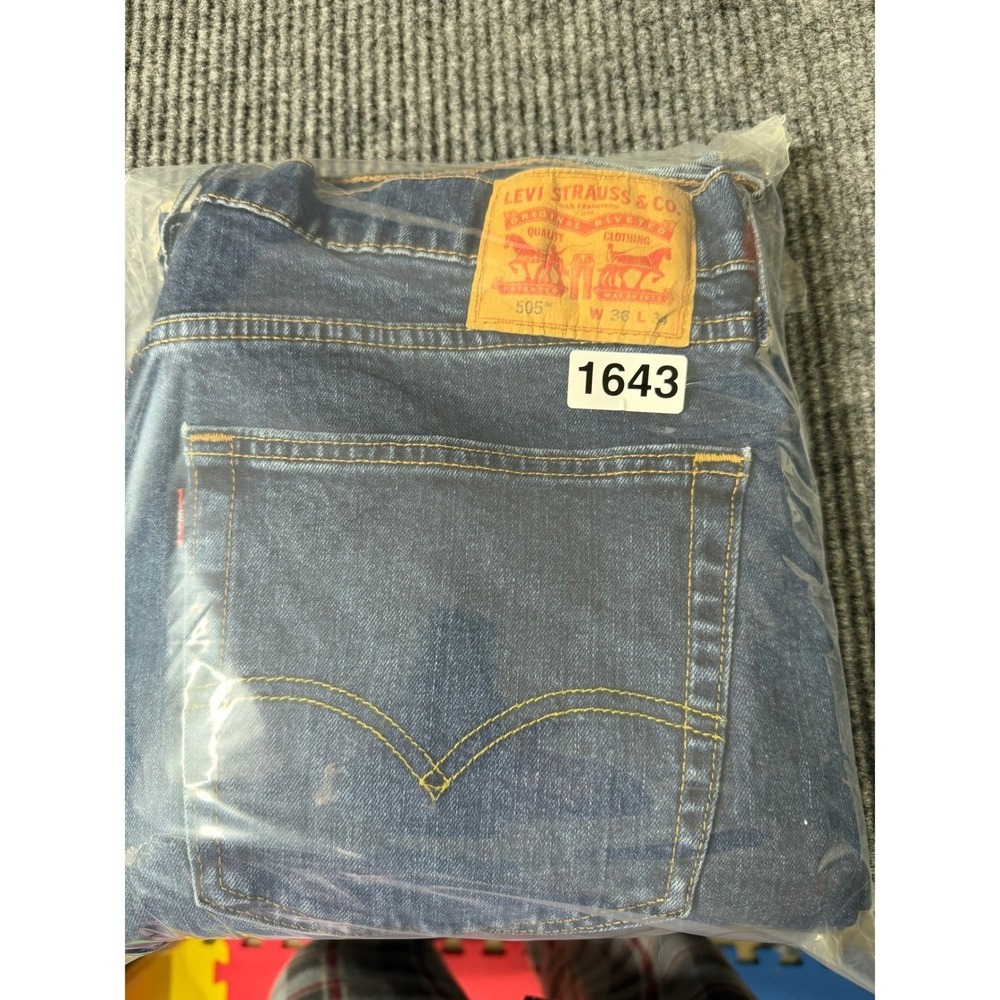 Levi's 505 Regular Fit Straight Leg Jeans Mens 36x34 Medium Wash Blue - Picture 11 of 11